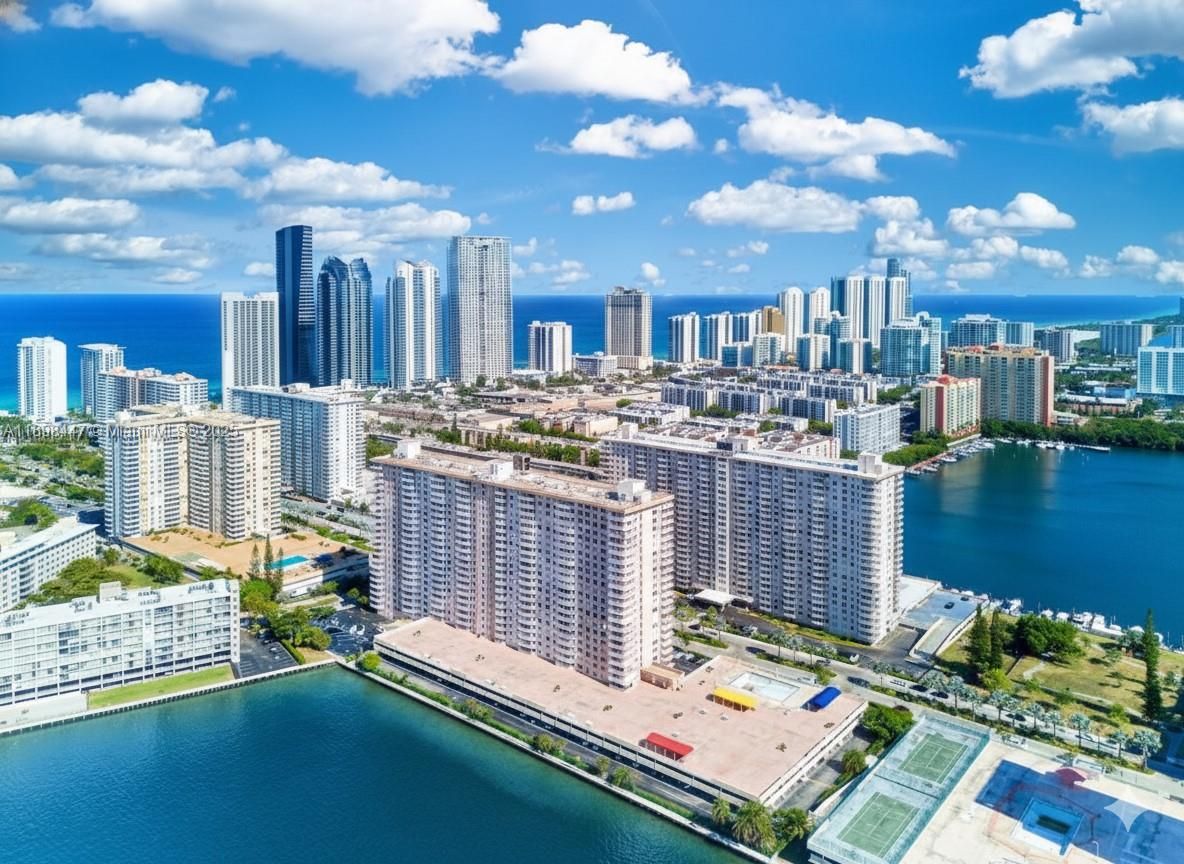 Kondominia Winston Towers 200 na sprzedaż w Sunny Isles Beach