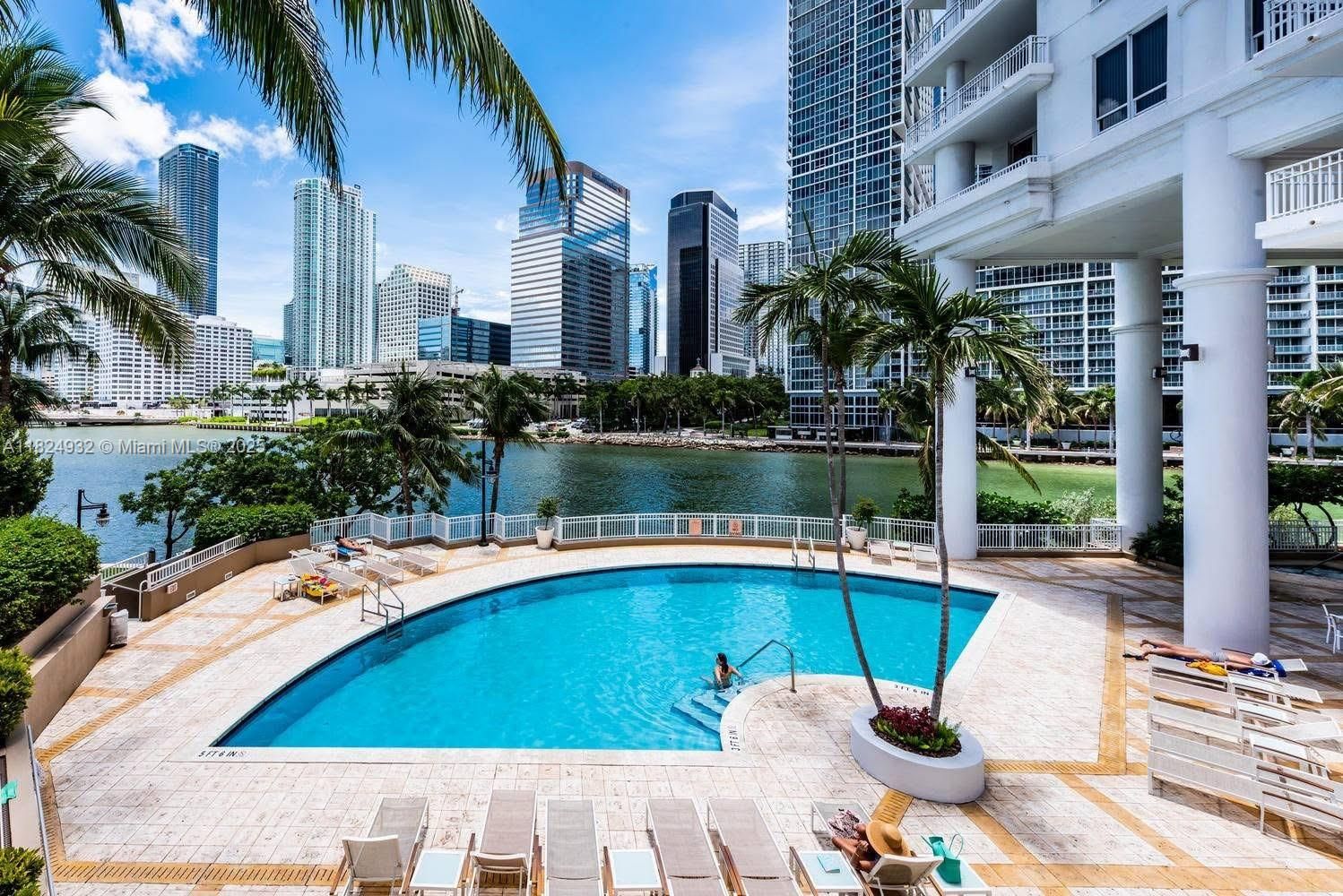 Apartamenty Courts at Brickell Key