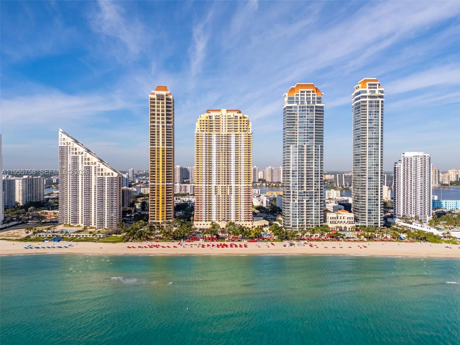 Kondominia Acqualina Residences na sprzedaż w Sunny Isles