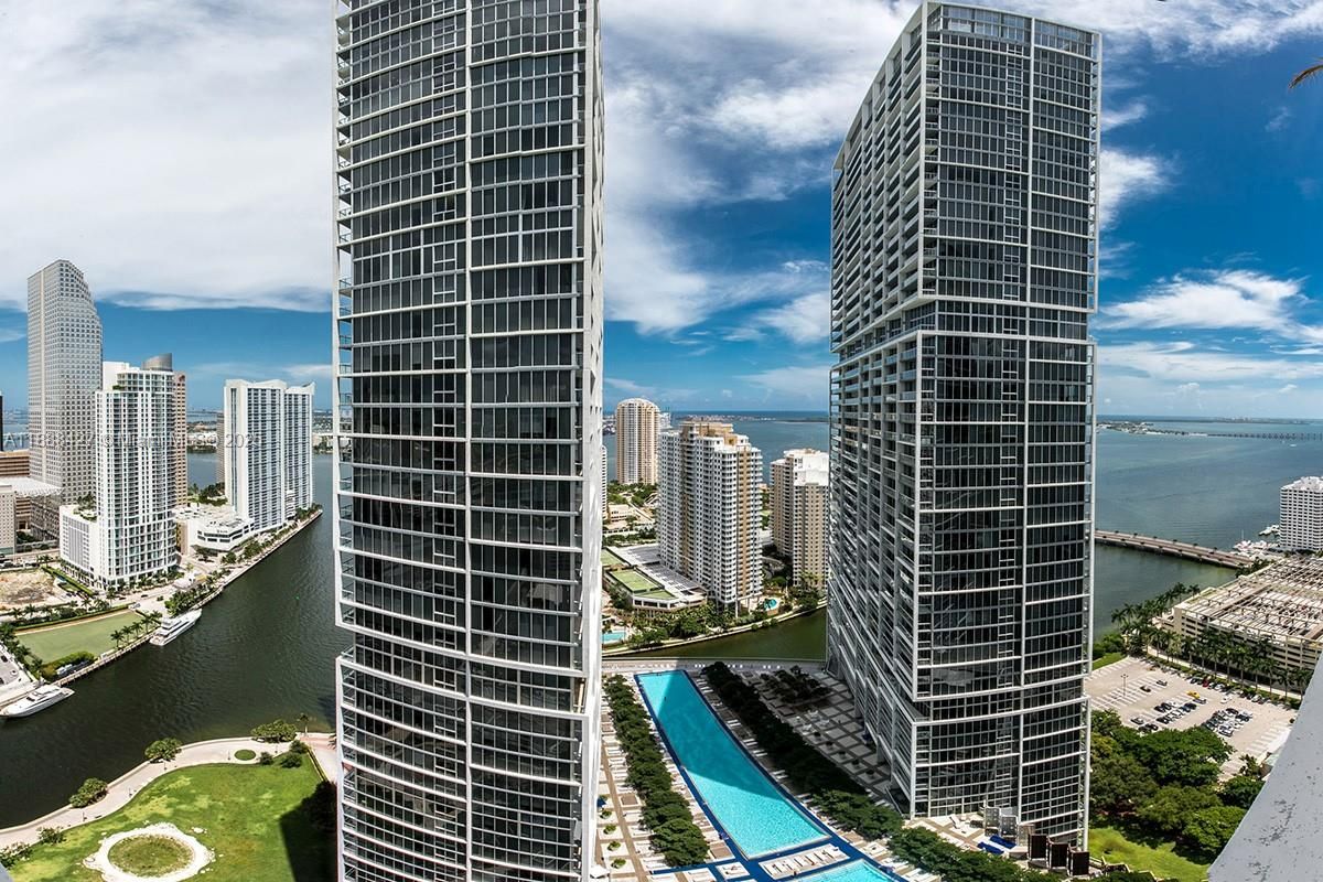 Icon Brickell Tower III