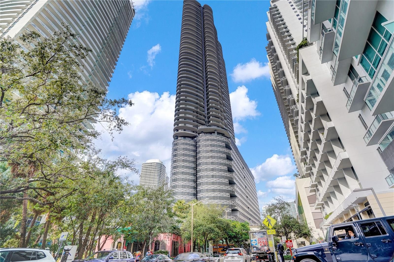 Brickell Flatiron – apartamenty condo na sprzedaż w Brickell