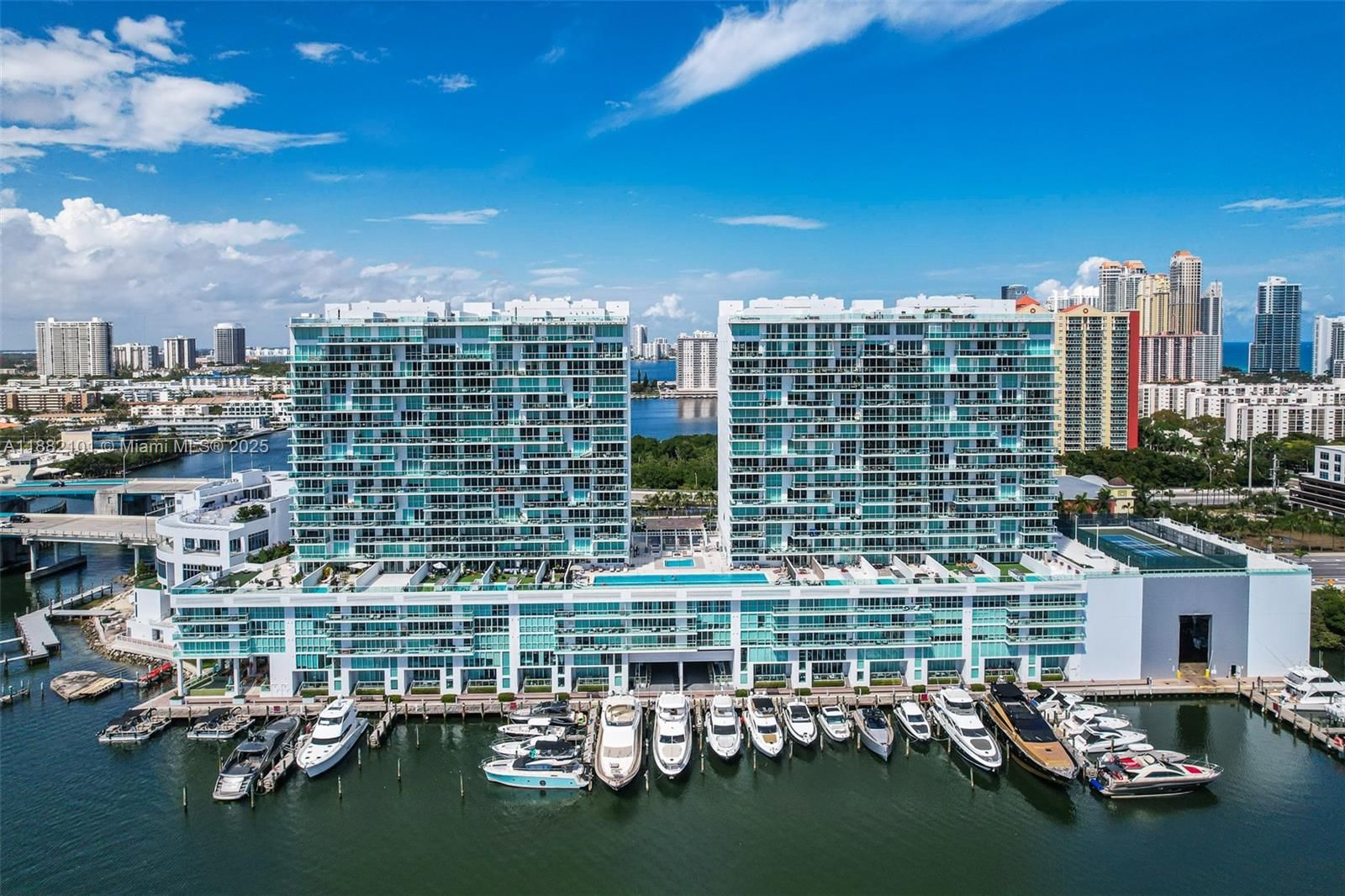 mieszkania na sprzedaż w 400 Sunny Isles na Florydzie