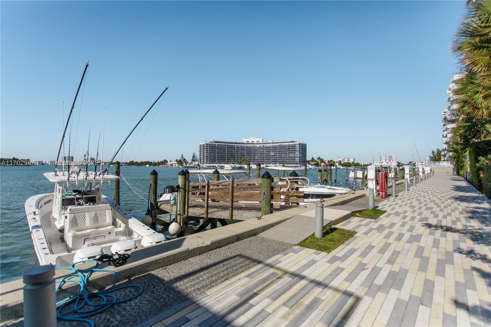 Monaco Yacht Club & Residences Miami Beach