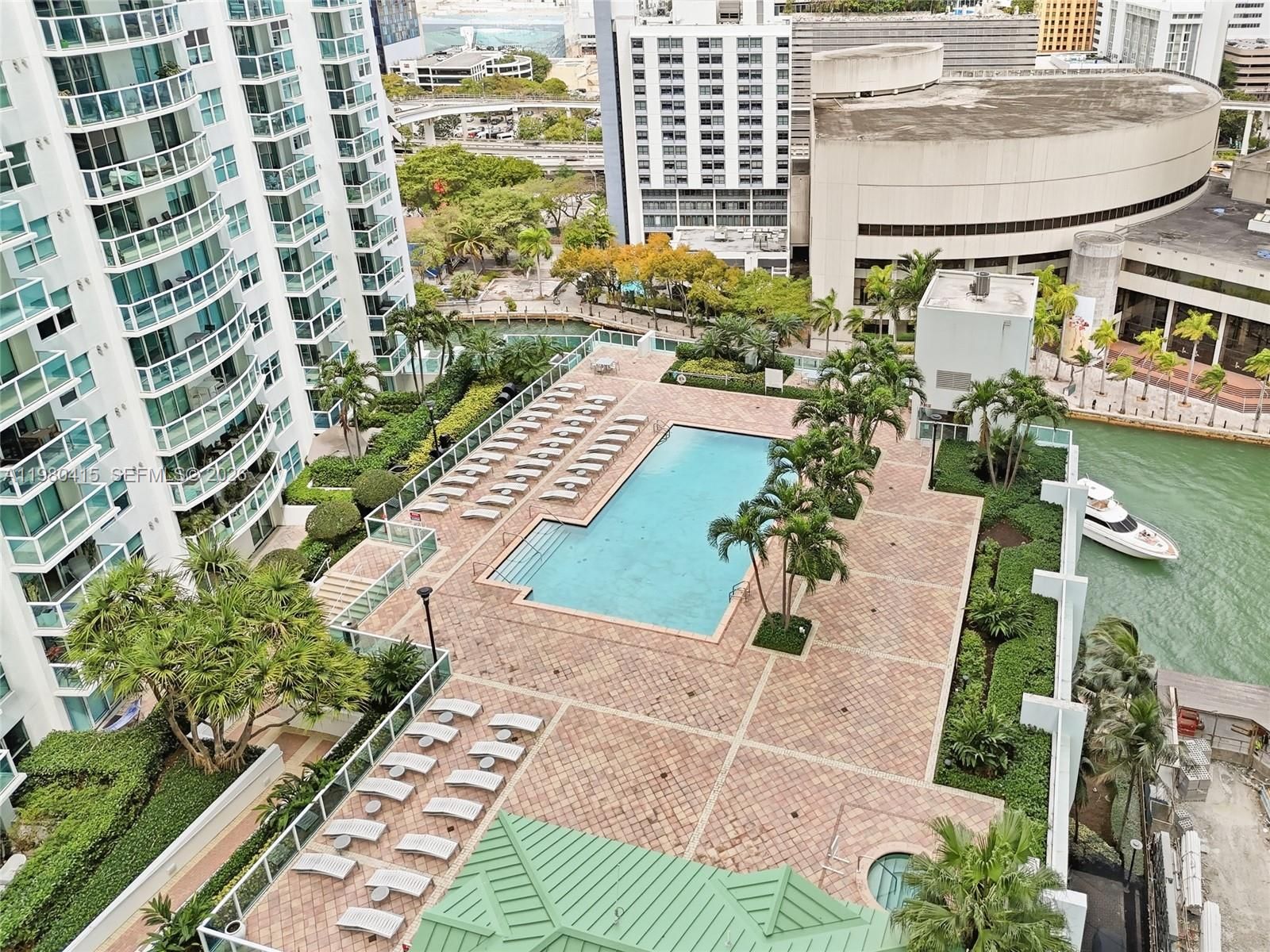 Brickell on the River South