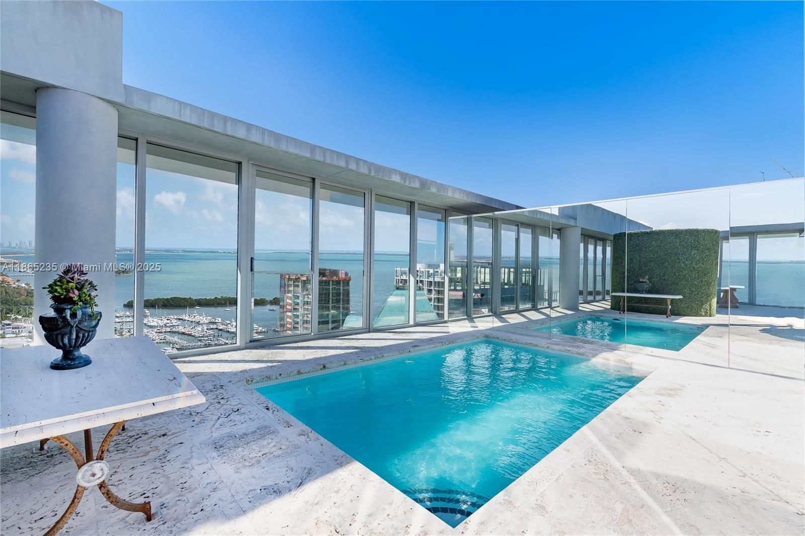 Grove at Grand Bay – apartamenty