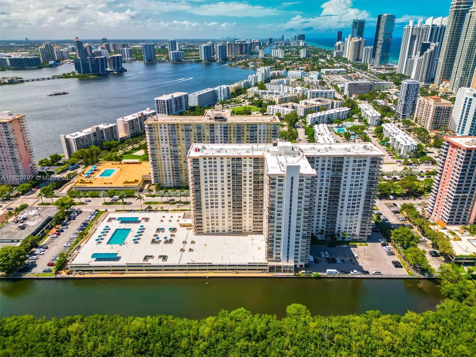 Winston Towers 300 Sunny Isles – apartamenty na sprzedaż